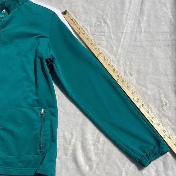 Antigua long sleeve Athletic 1/4 Zip Pullover. Size Medium - Picture 4 of 10